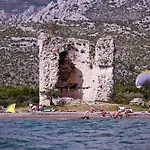 Stone House Varos