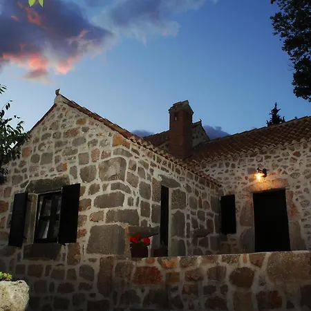 Stone House Varos Nyaraló *