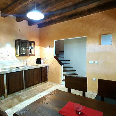Holiday home Stone House Varos Starigrad Paklenica
